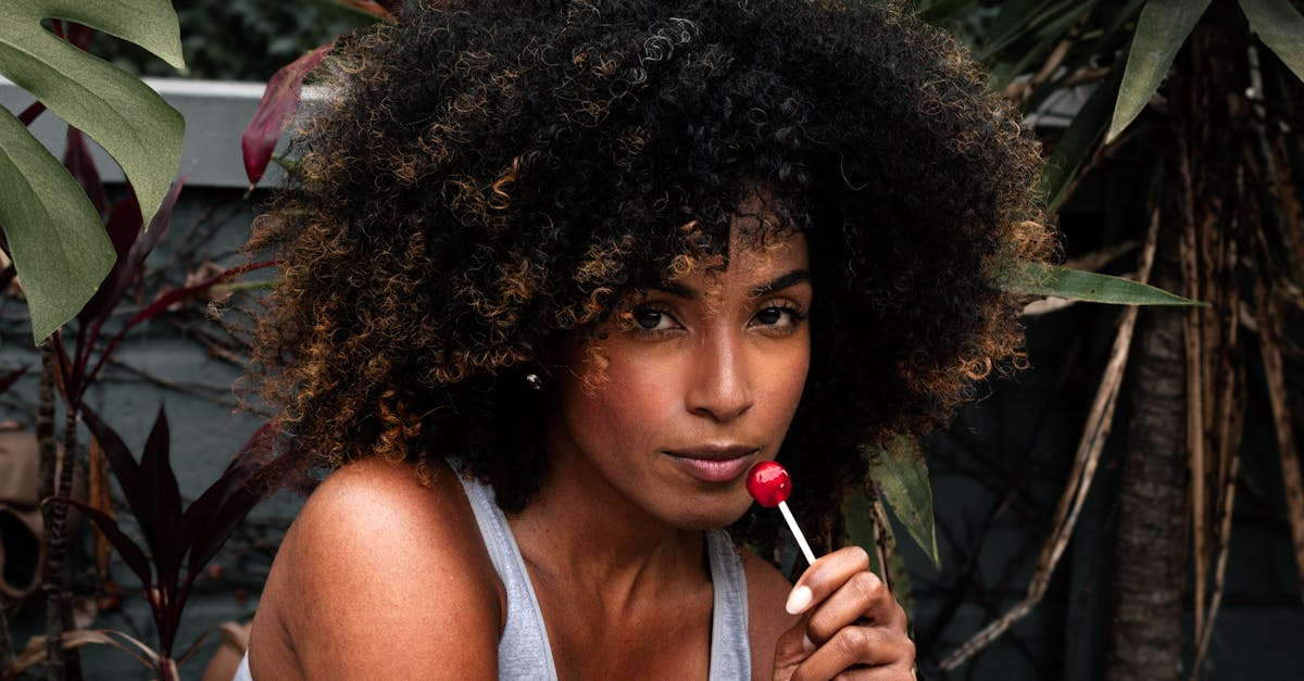 découvrez une sélection de plantes répulsives pour éloigner naturellement les insectes nuisibles de votre maison et de votre jardin. solutions écologiques et efficaces pour un environnement sain !