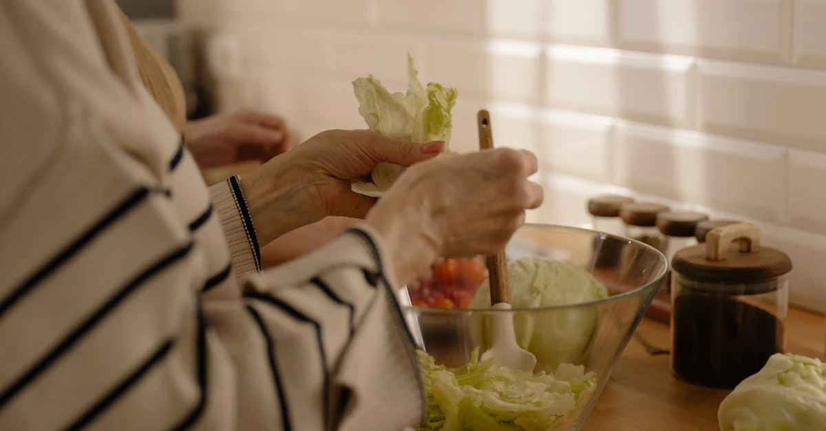 découvrez les risques potentiels liés à la consommation de chou kale et comment les éviter pour profiter pleinement de ses bienfaits.