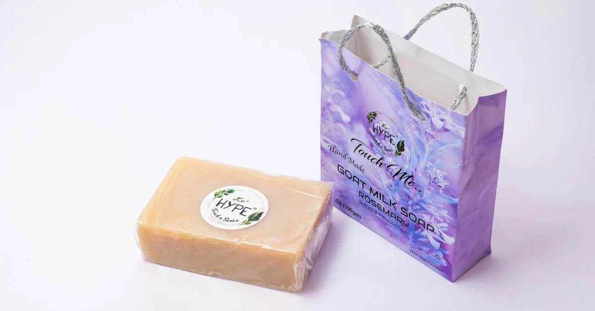 découvrez les bienfaits du savon noir, un produit naturel aux vertus purifiantes et exfoliantes pour une peau douce et éclatante.