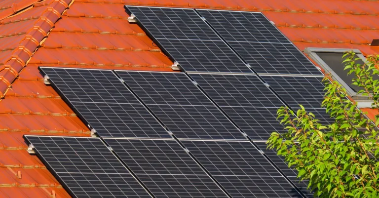 découvrez nos panneaux solaires performants pour une énergie propre et renouvelable, adaptés à tous vos besoins en installation solaire.